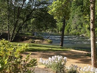 64 Hilton Dr, Ellijay, GA 30540