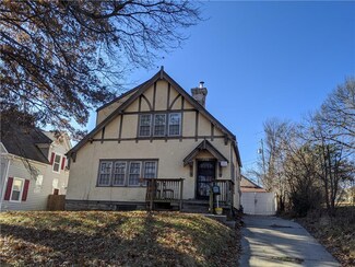 1726 Hawthorne Ct, Independence, MO 64052