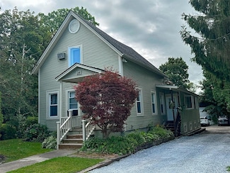 24 E Washington St, Rutland, VT 05701