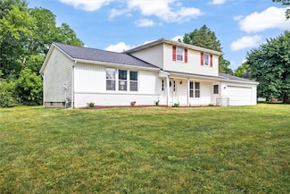 42 Twin Circle Dr, Rochester, NY 14624