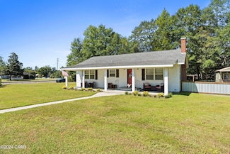678 3rd St, Chipley, FL 32428