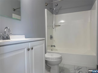 219 Richmond Ave, New Milford, NJ 07646