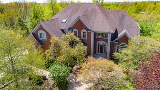 4439 Esquire Cir, Naperville, IL 60564