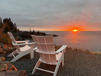 118-124 E Lakeview Dr, Silver Bay, MN 55614