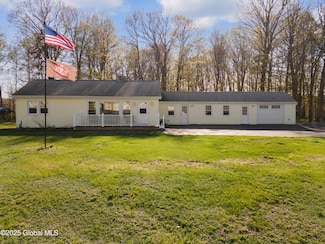 2977 River Rd, Melrose, NY 12121