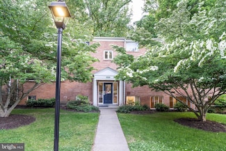 10500 Montrose Ave Unit 4, Bethesda, MD 20814