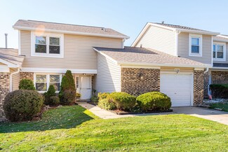 220 Stanyon Ln, Bloomingdale, IL 60108