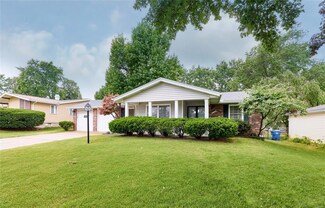 2125 Barcelona Dr, Florissant, MO 63033