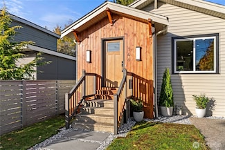 146 NW 79th St, Seattle, WA 98117