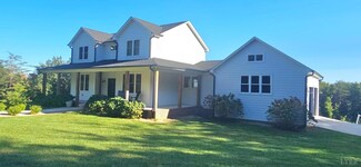 13429 Leesville Rd, Evington, VA 24550