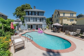 17 Edgehill Rd, Winthrop, MA 02152