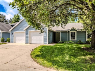 3620 N Lakeside Dr, Muncie, IN 47304