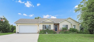1639 Briar Ln, Pella, IA 50219