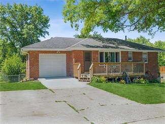 1607 W 4th Ave, Indianola, IA 50125