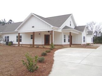 105 Saint Lawrence Dr, Dothan, AL 36301