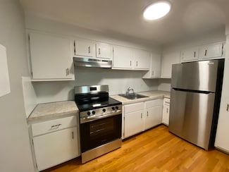 55 Elmwood Park Unit 21, Quincy, MA 02170