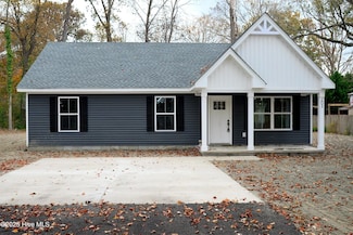 203 Tatem St, Knotts Island, NC 27950