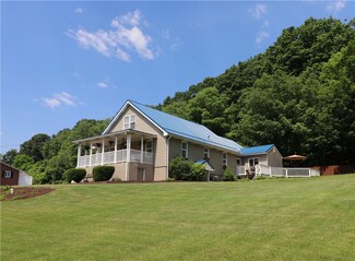 1242 Saxonburg Blvd, Tarentum, PA 15084