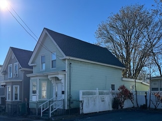 31 Merrill St, Lowell, MA 01852