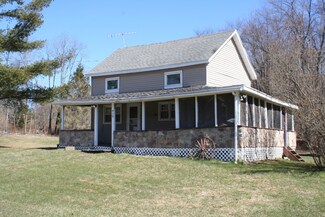 410 Starlight Lake Rd, Starrucca, PA 18462