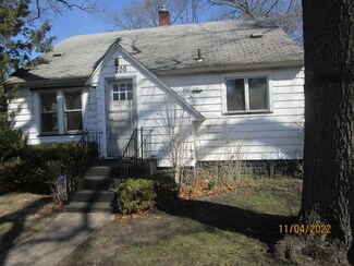 200 Amsterdam Ave, Muskegon, MI 49444