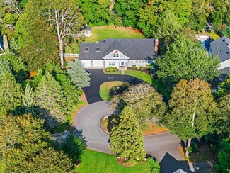3 Nairn Rd, Pocasset, MA 2559