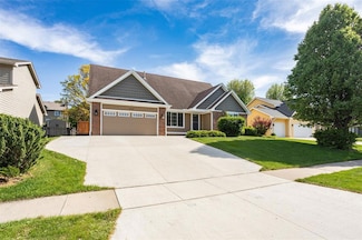 15046 Summit Dr, Clive, IA 50325