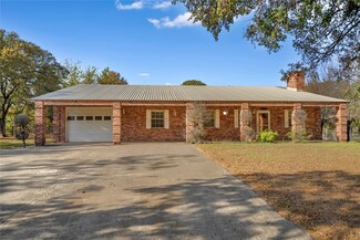 453 English Ct, Springtown, TX 76082