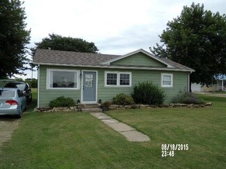 410 S Clark St, Udall, KS 67146