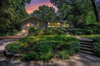 17708 Oakwood Dr, Spring Lake, MI 49456