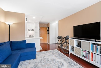 2101 17 Chestnut St Unit 1011, Philadelphia, PA 19103