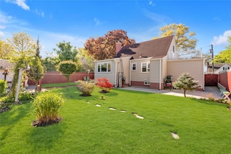 597 Stratford Rd, North Baldwin, NY 11510