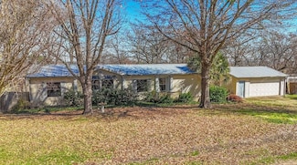 305 Pine St, Seven Points, TX 75143