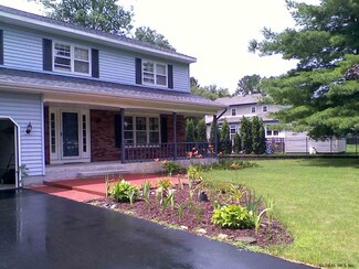 312 Polsinelli Dr, Schenectady, NY 12303