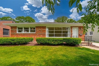 2375 Derby Rd, Troy, MI 48084