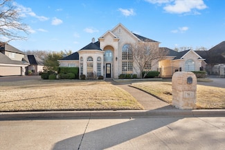 26 Forest Dr, Mansfield, TX 76063