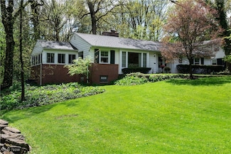 1111 Mansell Dr, Youngstown, OH 44505