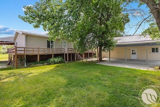 212 1st St W, Roundup, MT 59072