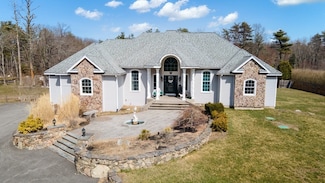 427 Yellow Hill Rd, Fall River, MA 02747