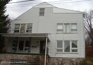 18 Grove St, Carbondale, PA 18407