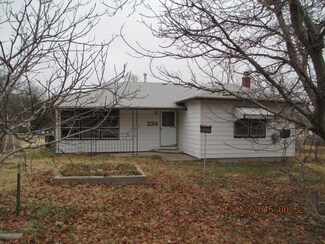 224 N Holmes St, Potwin, KS 67123