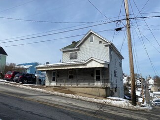912 Hancock Ave, Vandergrift, PA 15690