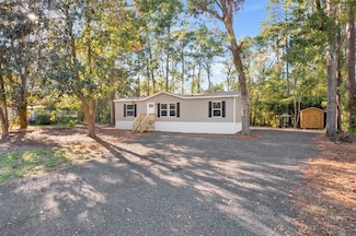 1144 Cypress St SE, Darien, GA 31305