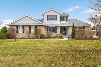 51722 Deer Trail Dr, Granger, IN 46530