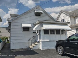 27 Electric St, Peckville, PA 18452