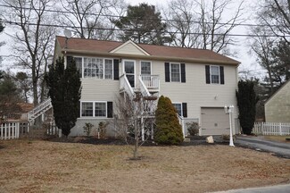 18 Assonet Blvd, Assonet, MA 02702