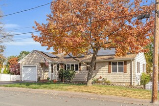 39 Stonewood Ln, Lynn, MA 01904