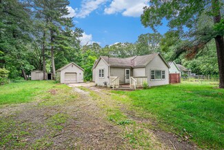 2818 Holton Rd, Muskegon, MI 49445