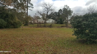 328 Bohn St, Biloxi, MS 39530