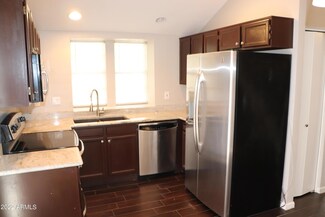 7977 W Wacker Rd Unit 242, Peoria, AZ 85381